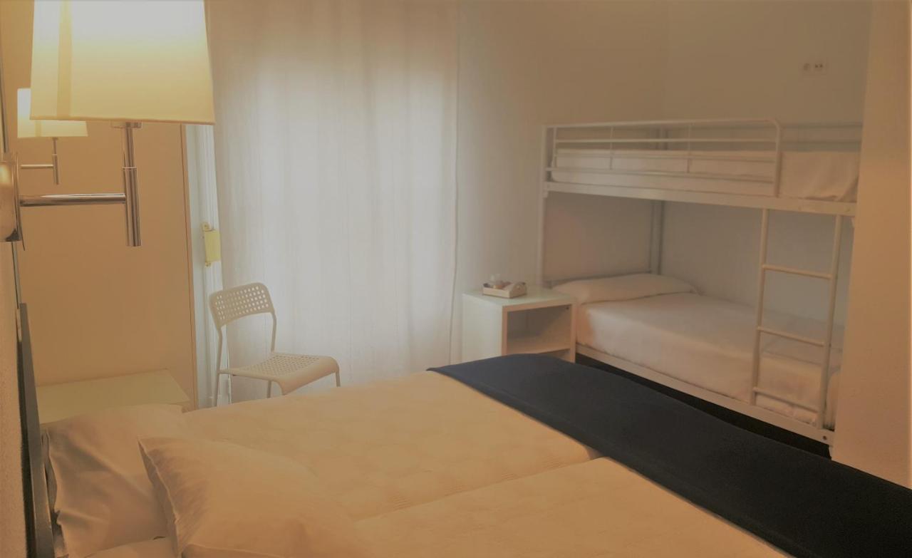 Hostal Santa Isabel มาดริด ภายนอก รูปภาพ